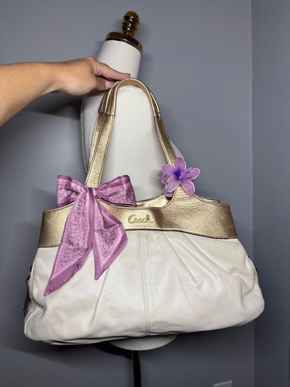 Coach Y2K Lexie White and Gold Leather Shoulder Bag